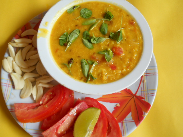 Lasooni Dal Tadka