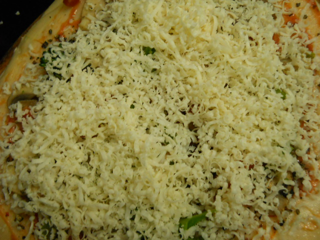 Mushroom Pizza with Broccoli