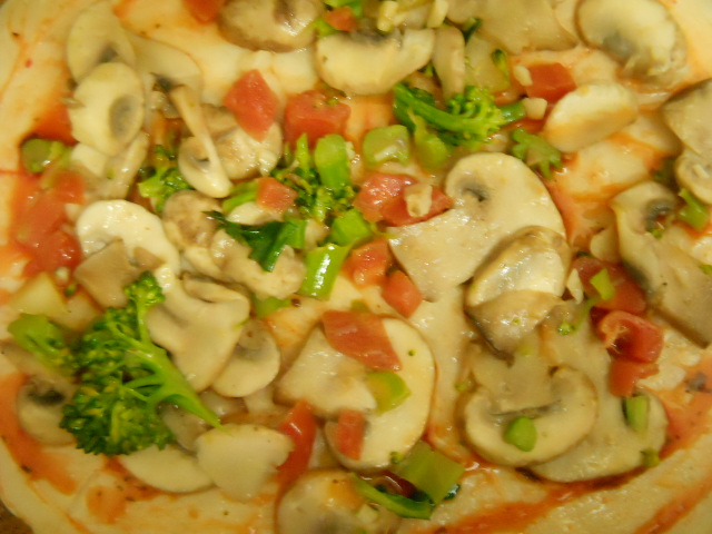 Mushroom Pizza with Broccoli