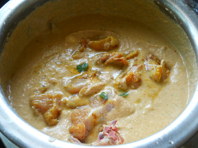 Badami Chicken - Chicken in Almond Gravy
