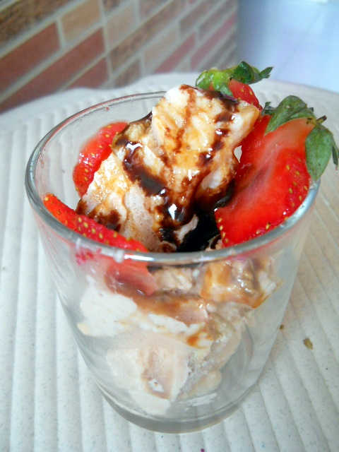 Eggless Strawberry Ice-cream Recipe-Homemade Strawberry Ice-cream