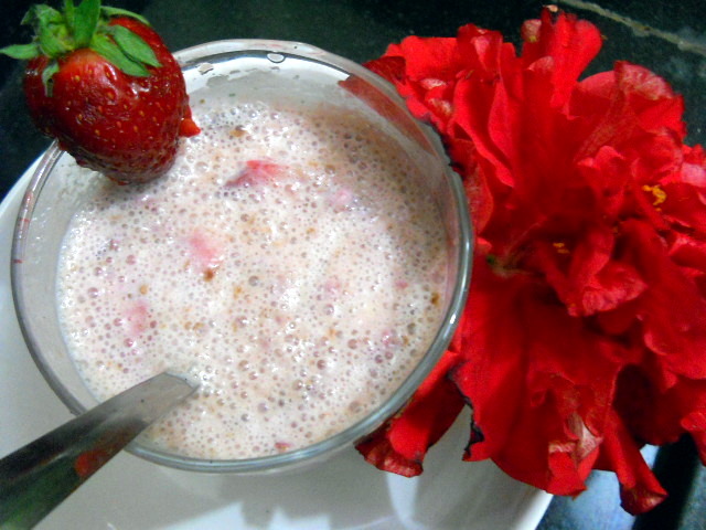 Vegan Strawberry Smoothie Recipe