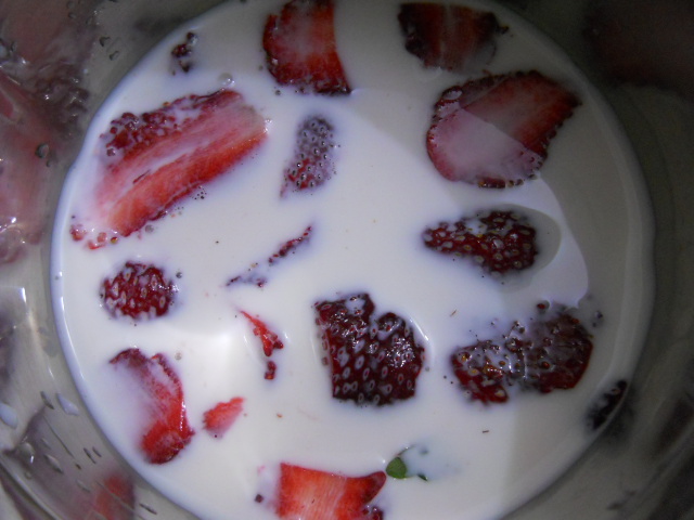 Vegan Strawberry Smoothie Recipe