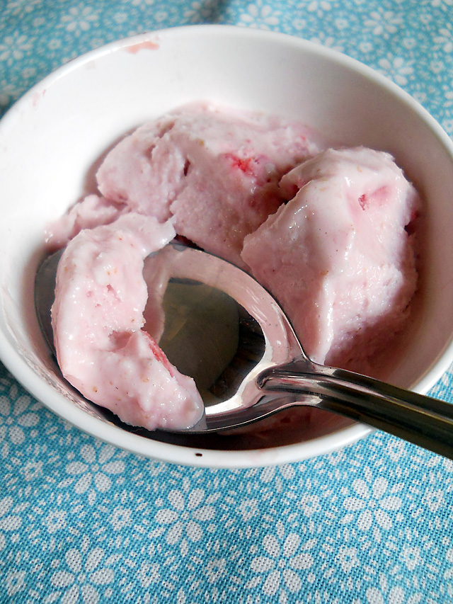 Instant Strawberry Icecream Instant Strawberry Icecream