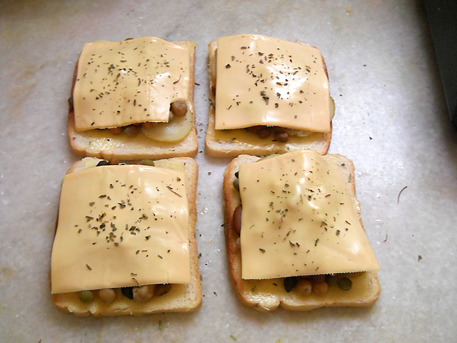 Baked Bread with Cheese