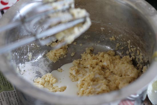 Eggless Vanilla Sponge Cake Recipe