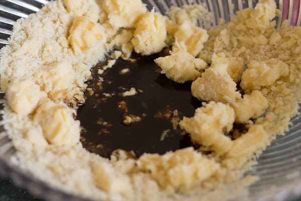 Eggless Gingerbread Cookies Recipe (12)