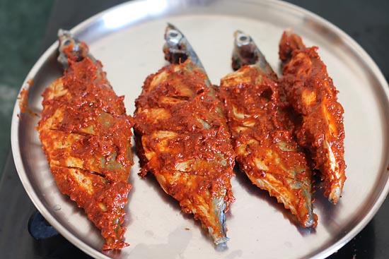 https://www.flavorsofmumbai.com/wp-content/uploads/2014/11/Fish-Recheado-Masala-Recipe-10.jpg