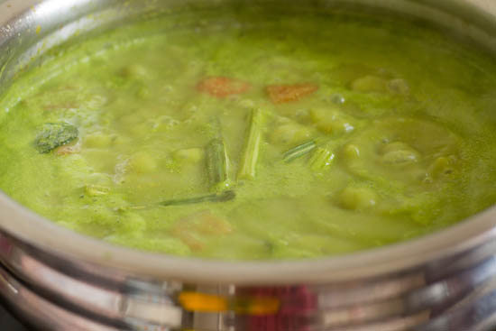 Green Prawn Curry recipe